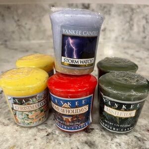 Lot of 7 New Unopened Yankee Candles please read for scents